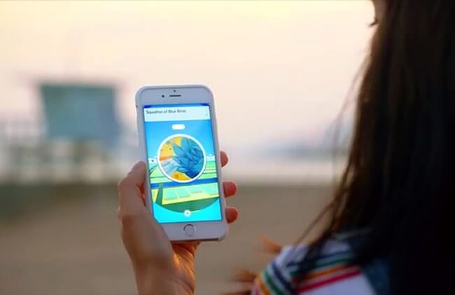 Giới nữ cũng khó thoát khỏi sự "cám dỗ" của Pokemon GO.