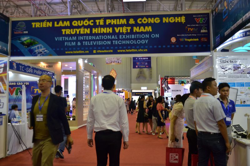 Hình ảnh các gian hàng tại triển lãm.
